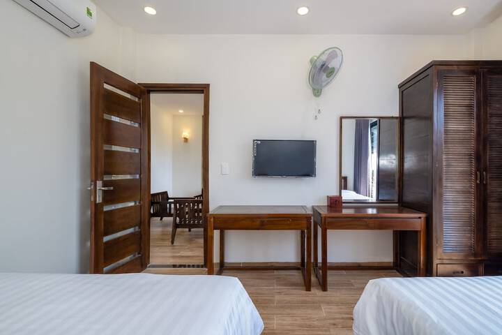 Room 4 of 37