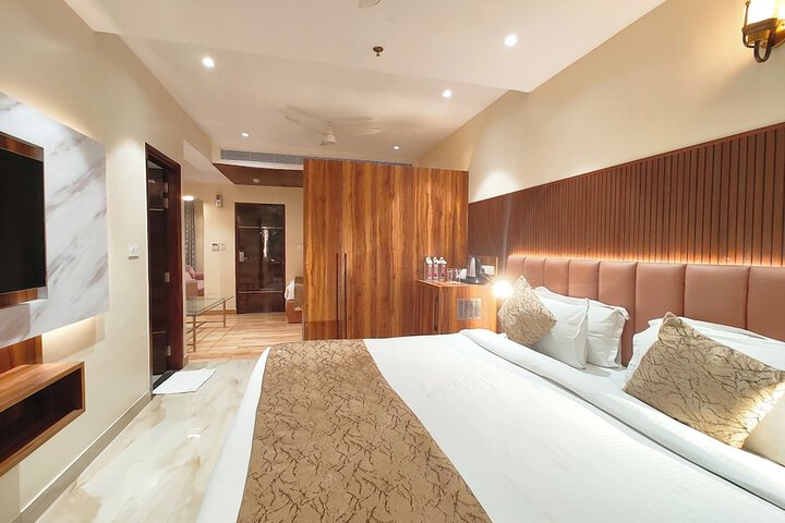 Room 16 of 25