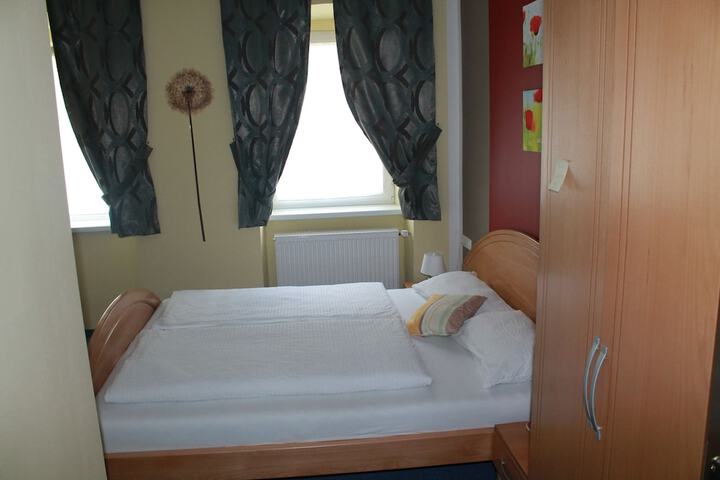 Room 5 of 41