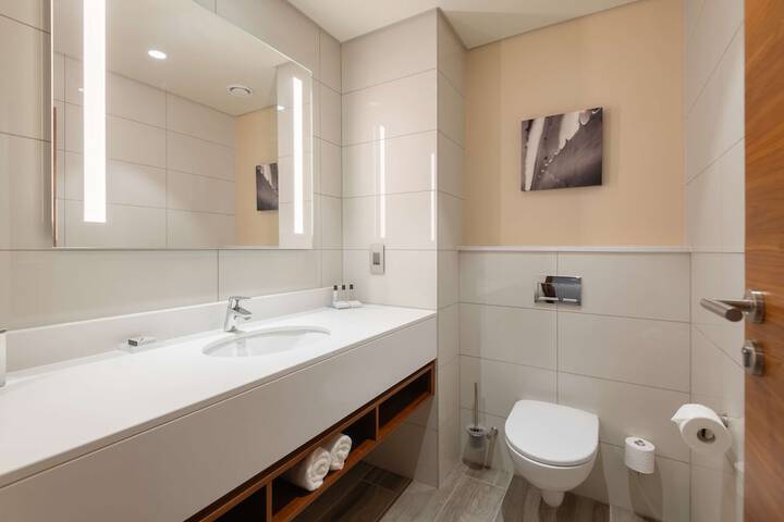 Room 10 of 26