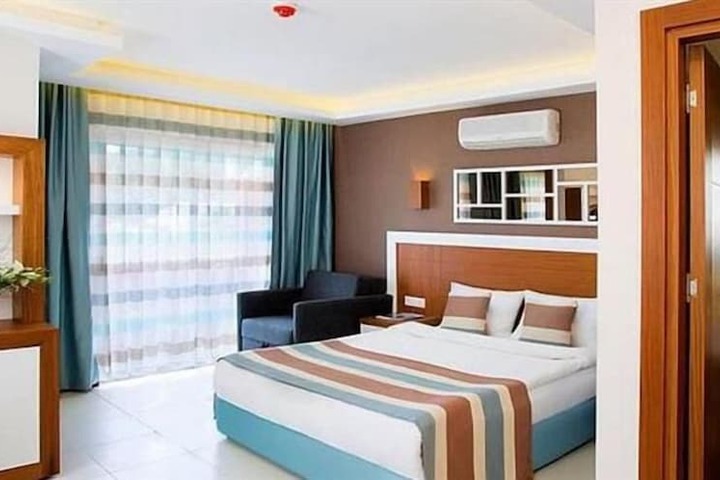 Room 3 of 20