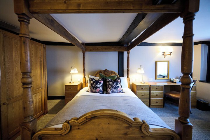 Room 5 of 32