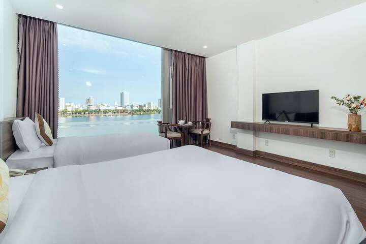 Room 9 of 43