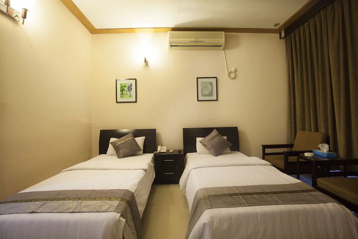 Room 15 of 36