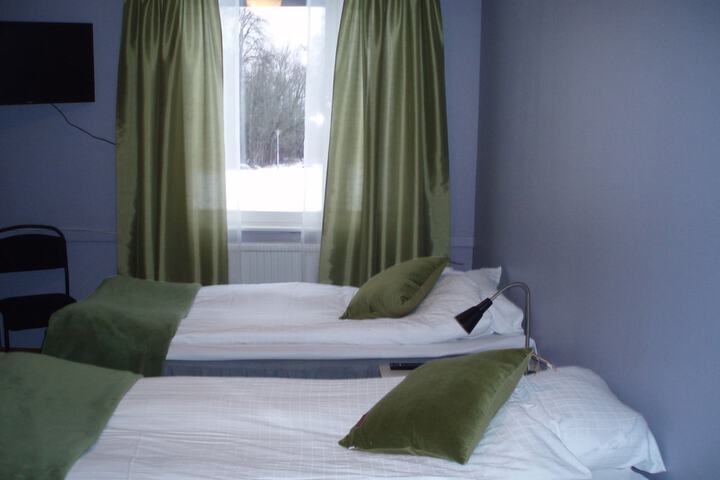 Room 8 of 66