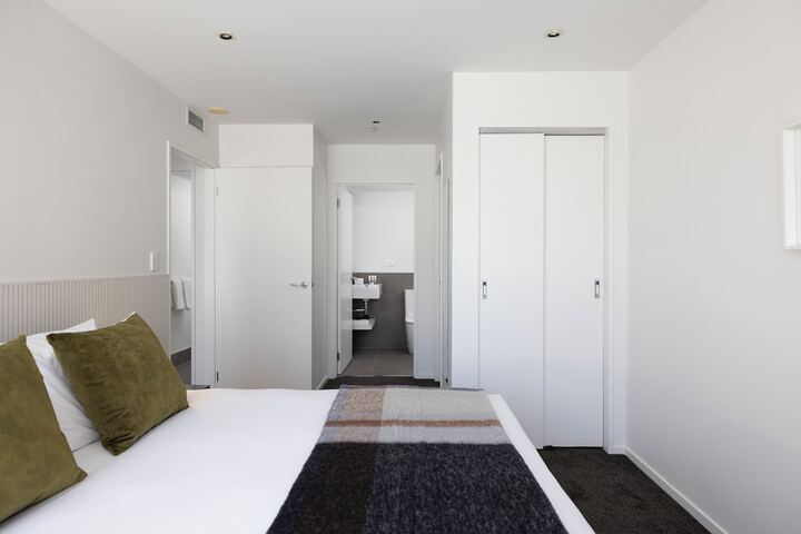 Room 3 of 18