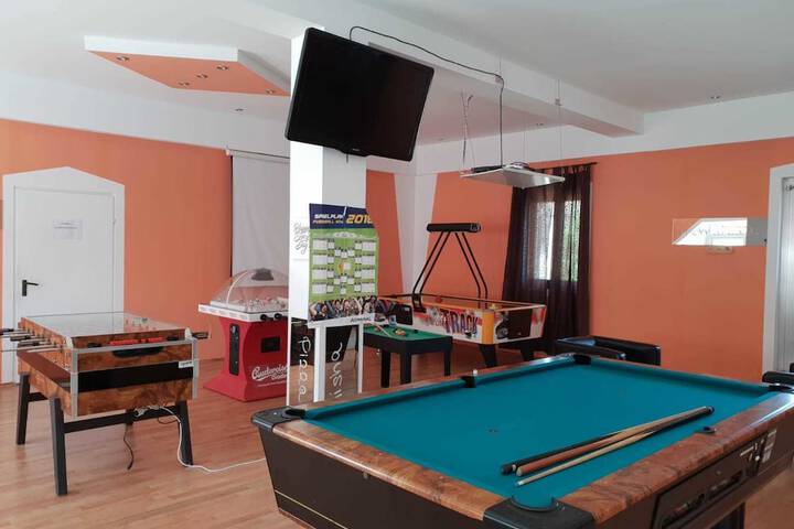 Room 16 of 65