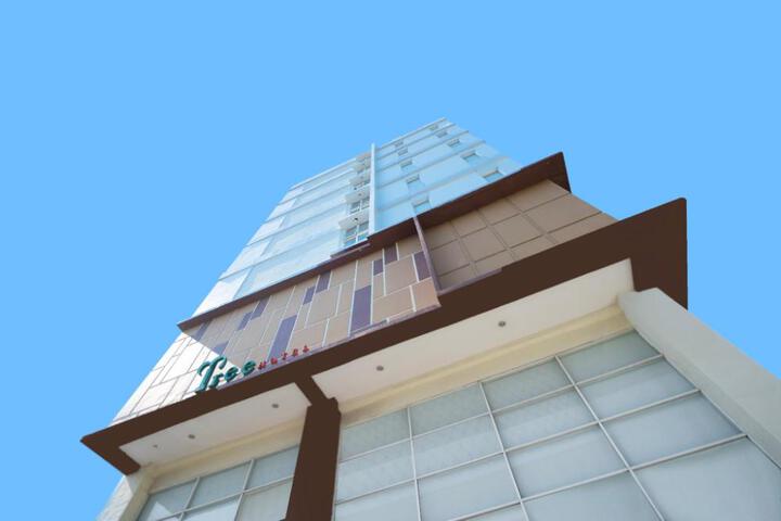Tree Hotel Panakkukang Makassar by LIFE