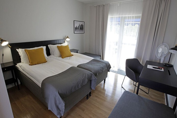Room 8 of 36