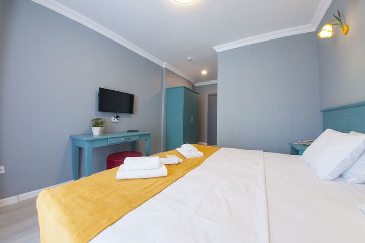 Room 4 of 36