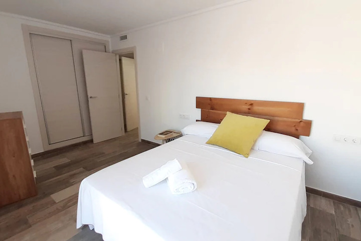 Room 2 of 4