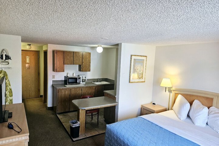 Room 9 of 15