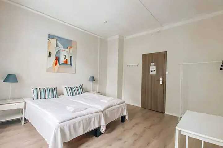 Room 7 of 30