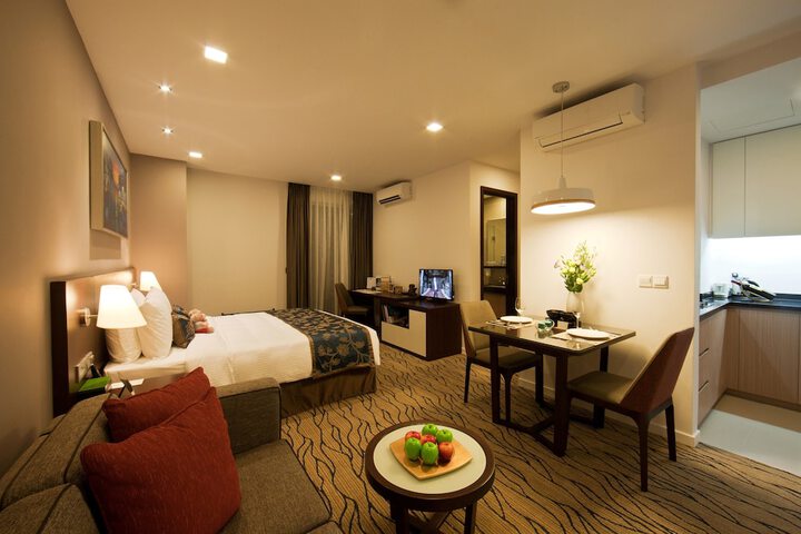 Room 6 of 40