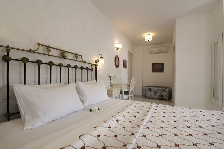 Room 15 of 38