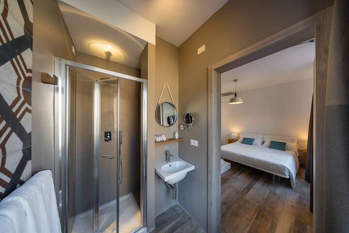 Room 12 of 20