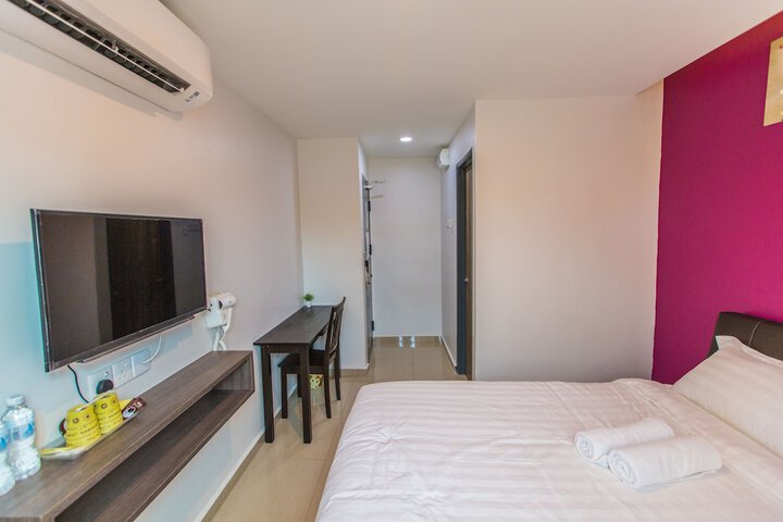 Room 9 of 34