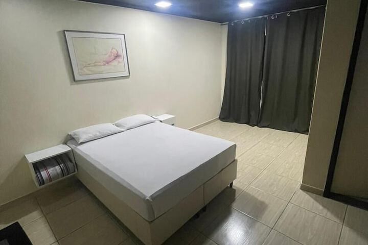 Light Motel