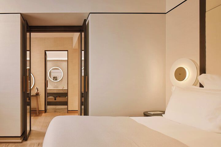 Room 25 of 60