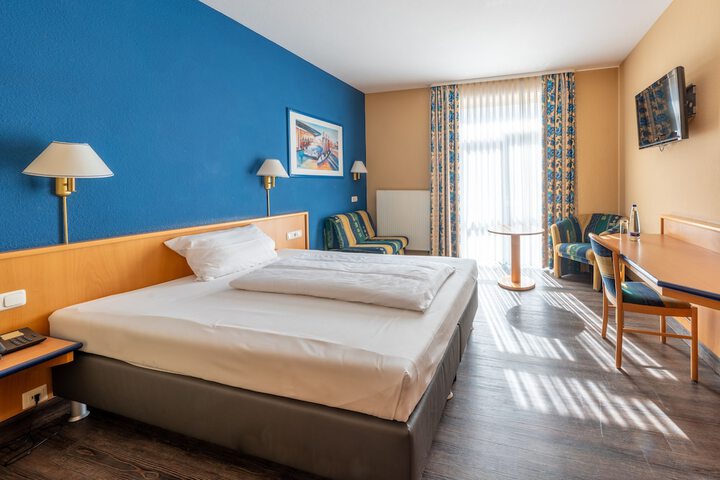 Room 14 of 38