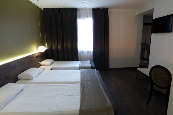 Room 38 of 193