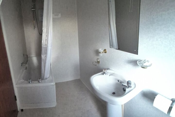 Room 6 of 33