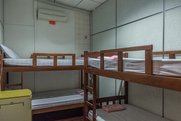 Room 24 of 132