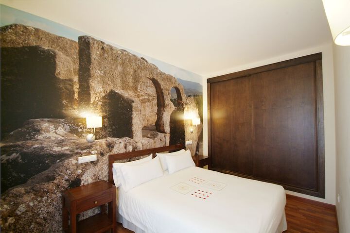 Room 5 of 70