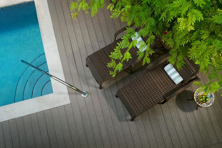 Hotel with Pool
