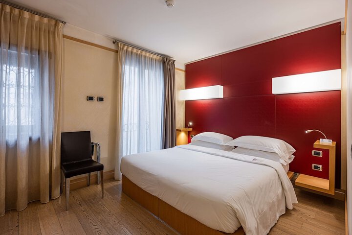 Room 10 of 52