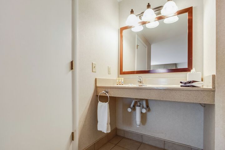 Room 15 of 18