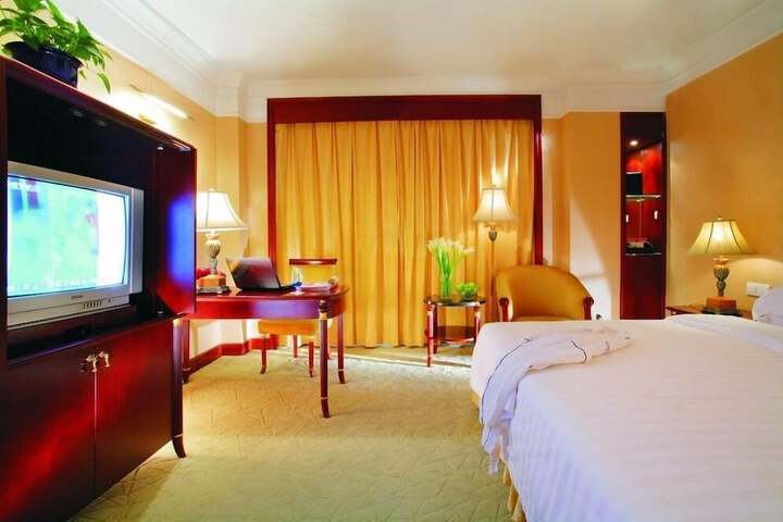 Room 15 of 68
