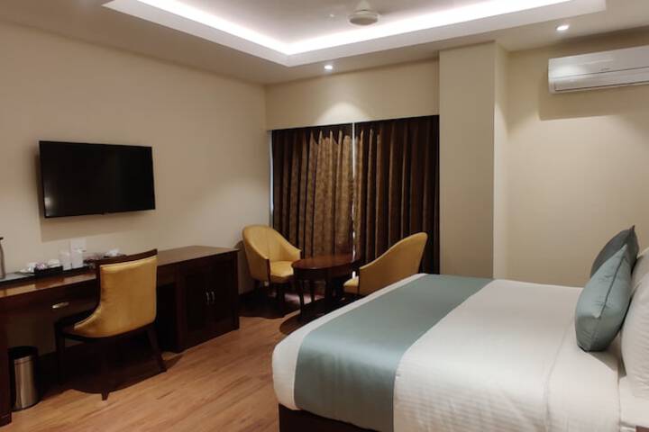 Room 13 of 25