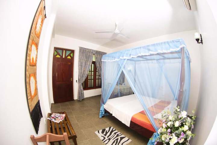 Room 4 of 89