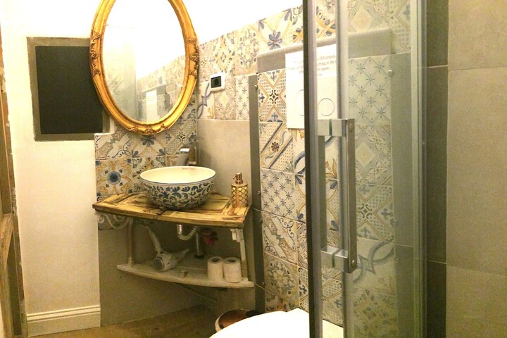 Room 38 of 53