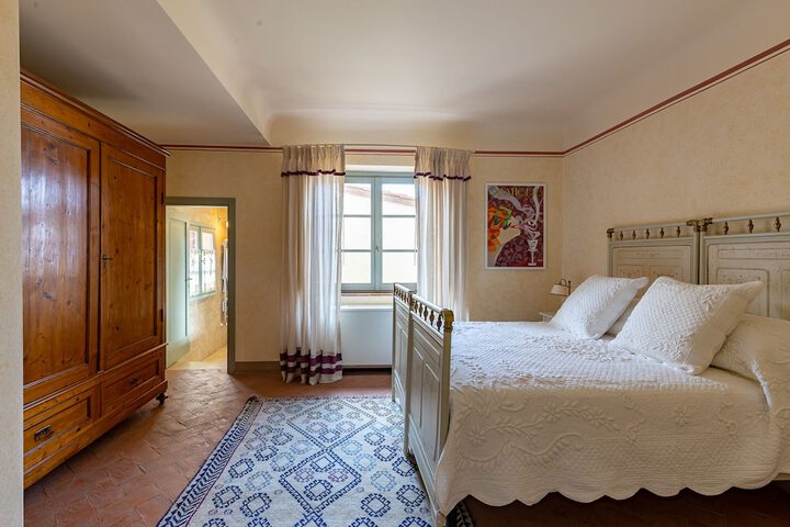 Room 5 of 63