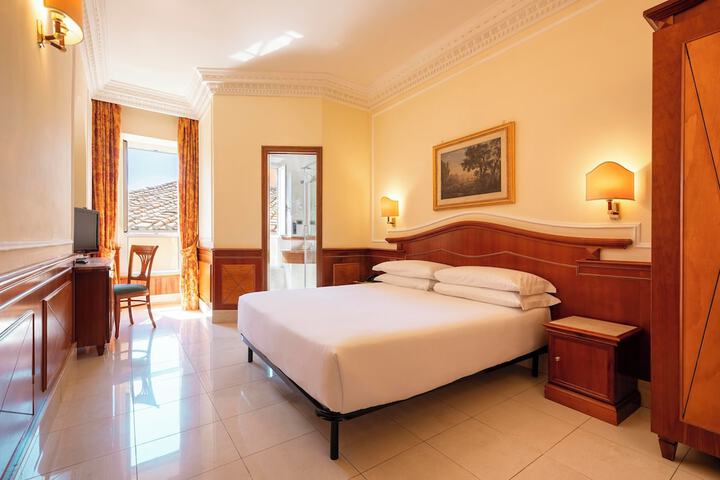 Room 34 of 103
