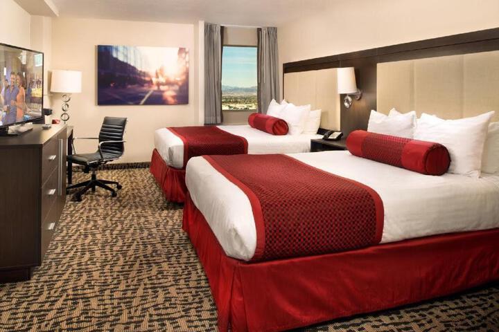 Standard Room, King or Two Doubles (2 of 9)