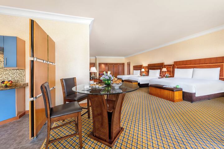 Room 28 of 80