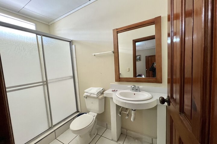 Room 3 of 8