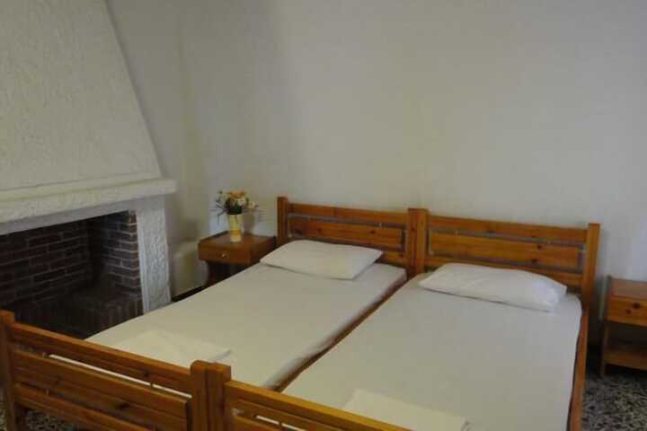 Room 11 of 35