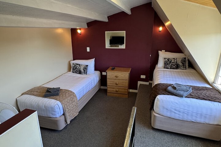 Room 27 of 54