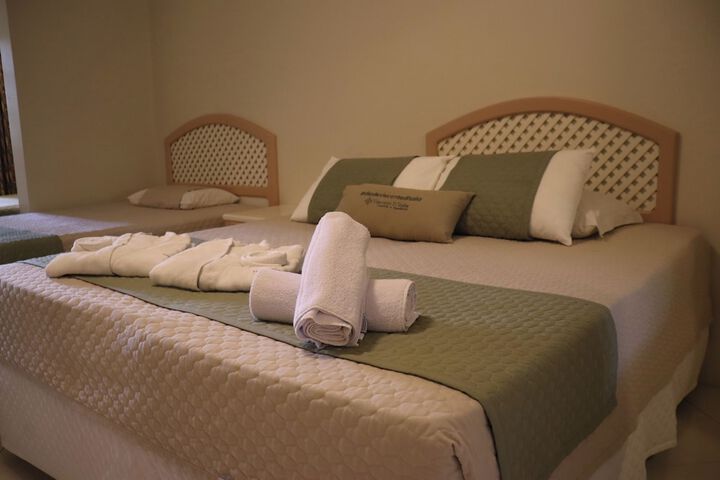 Room 8 of 127