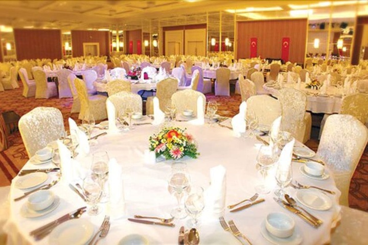 Ballroom/Hall 41 of 62