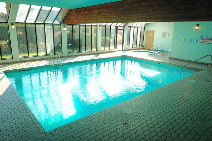 Pool 60 of 82