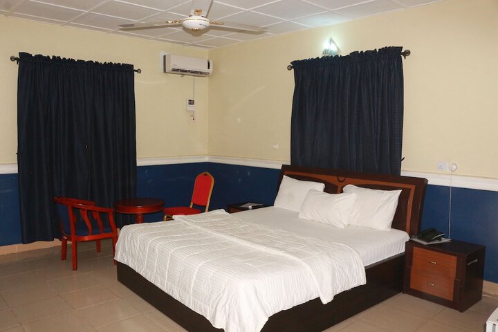 Room 4 of 22