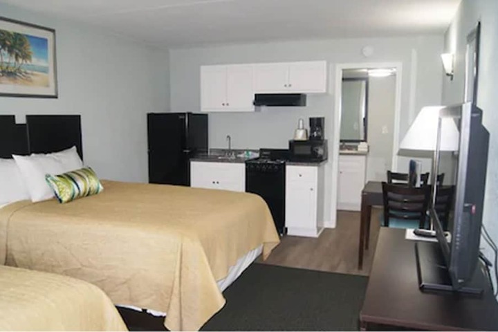 2 Bedrooms 1 King and 2 Queen Beds Side View (5 of 13)