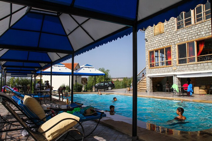Pool 20 of 31