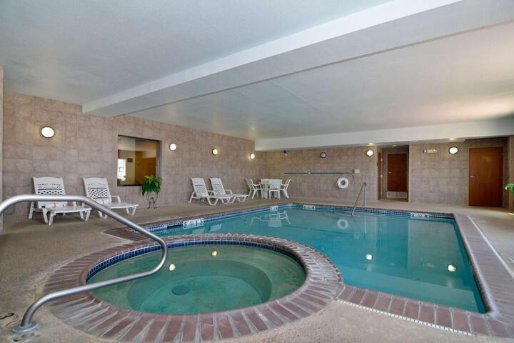 Hotel with Pool