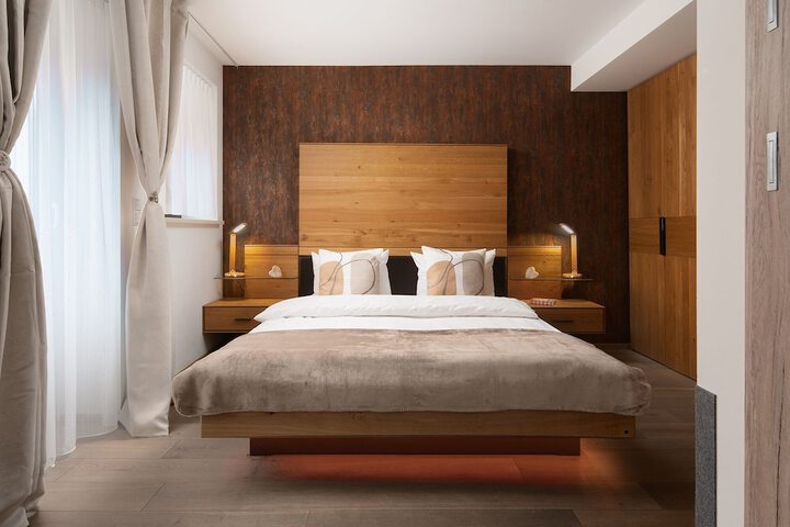 Room 6 of 48